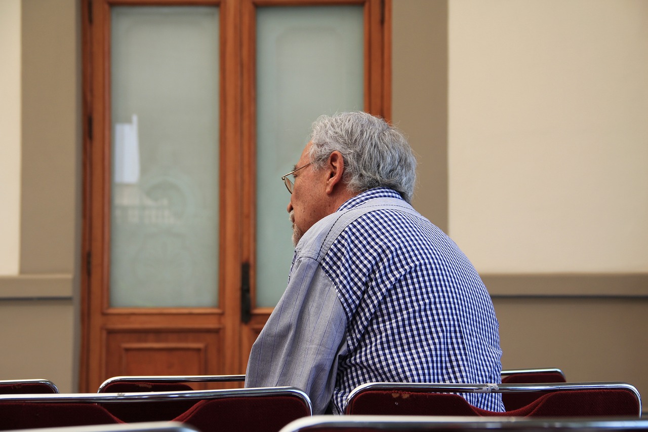 劉云返老還童現(xiàn)象引發(fā)社會(huì)熱議，最新神秘消息揭秘