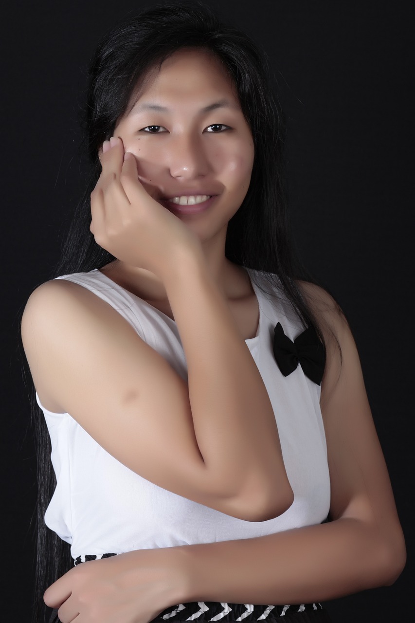 古麗娜扎短發(fā)造型最新圖片，展現(xiàn)時尚魅力風(fēng)采