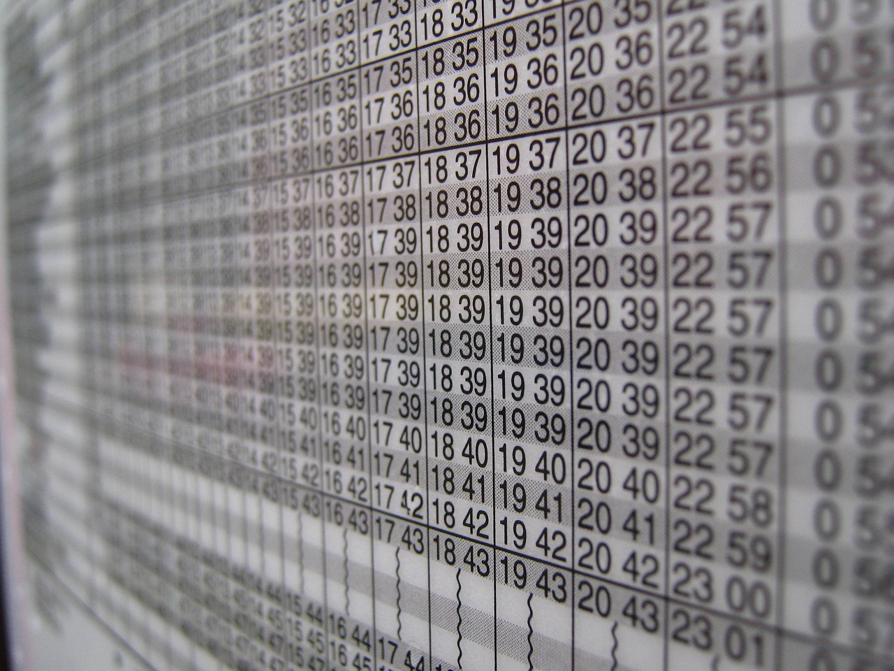 刑期一年是多久？詳解刑期計算與法律規(guī)定