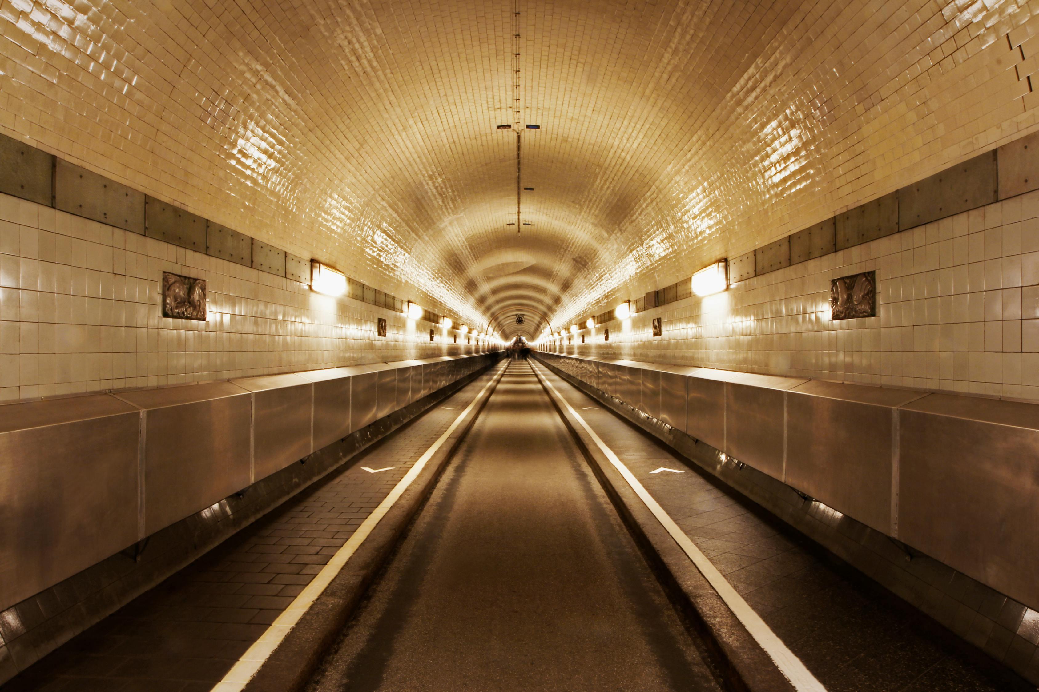 秦嶺一號(hào)隧道車禍最新消息，悲劇引發(fā)反思與應(yīng)對(duì)策略