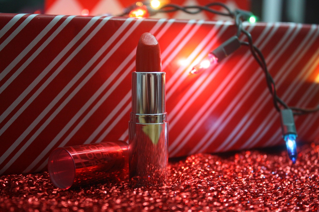 引領時尚潮流的炫彩魅力，最新口紅廣告獨家呈現