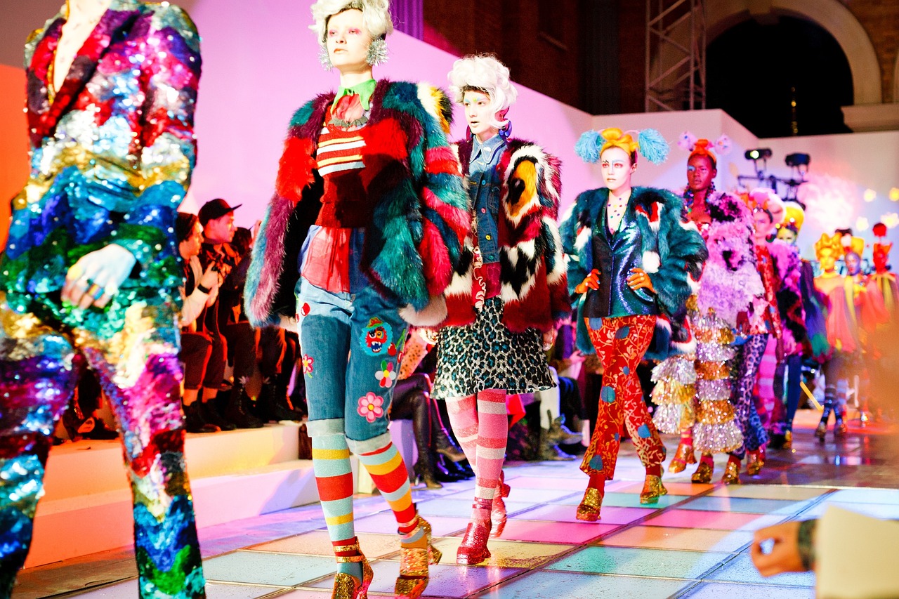 傳統(tǒng)與現(xiàn)代融合之美，最新式僧鞋亮相時(shí)尚舞臺(tái)